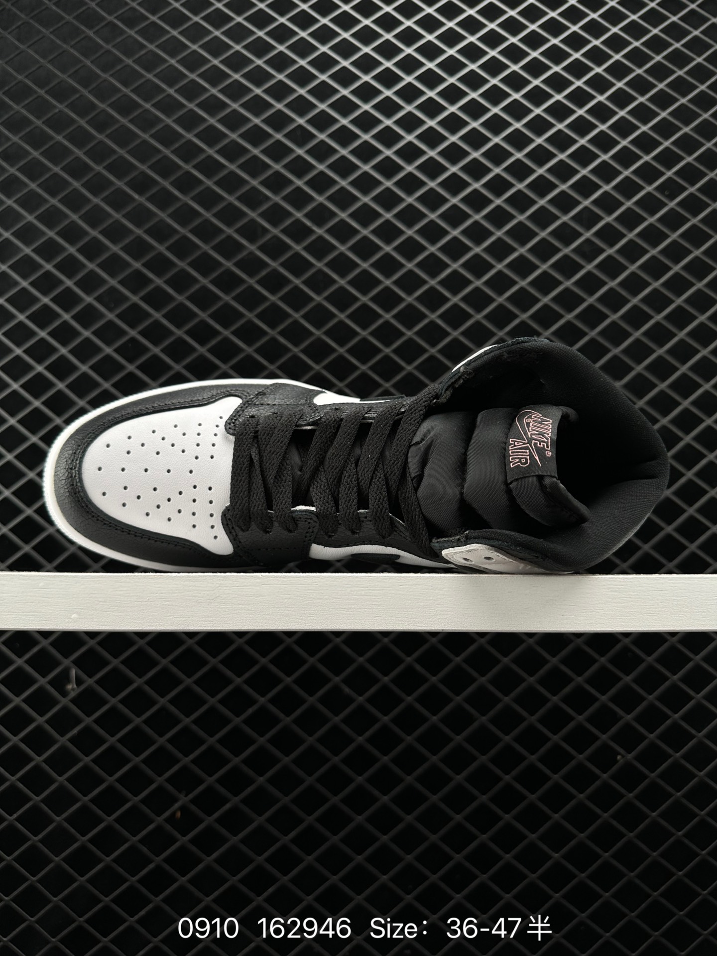 Nike Air Jordan 1 Retro High OG”Black/White“